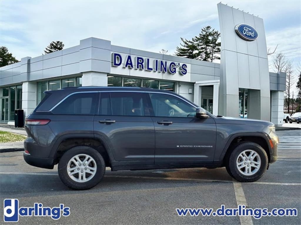 Used 2023 Jeep Grand Cherokee Laredo SUV