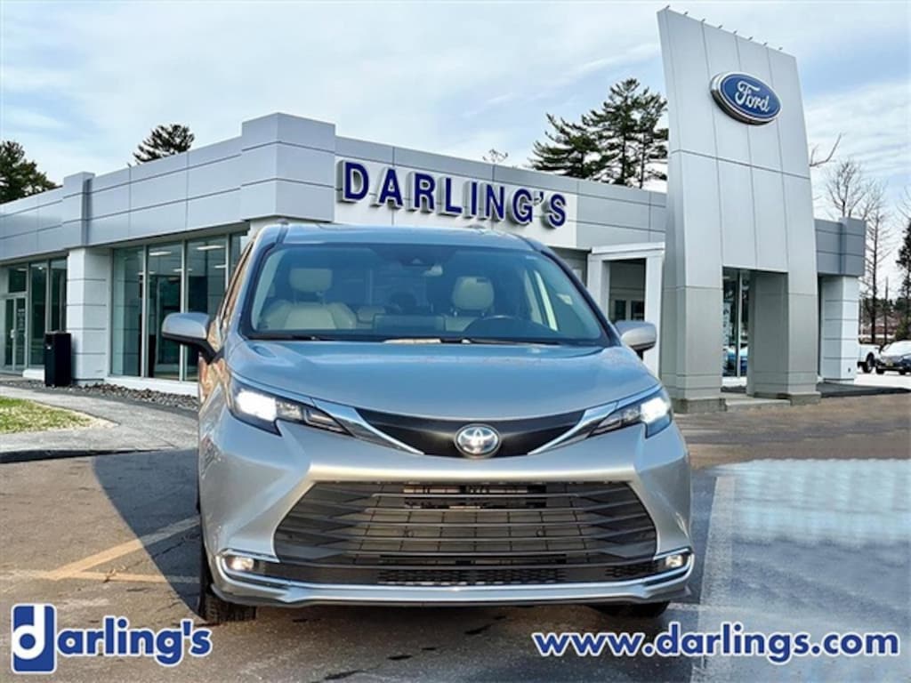 Used 2024 Toyota Sienna XLE 7 Passenger Van Passenger Van