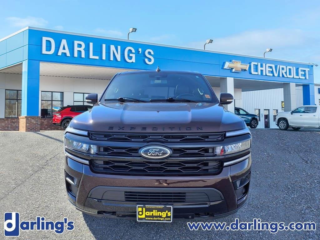 2023 Ford Expedition Limited's photo