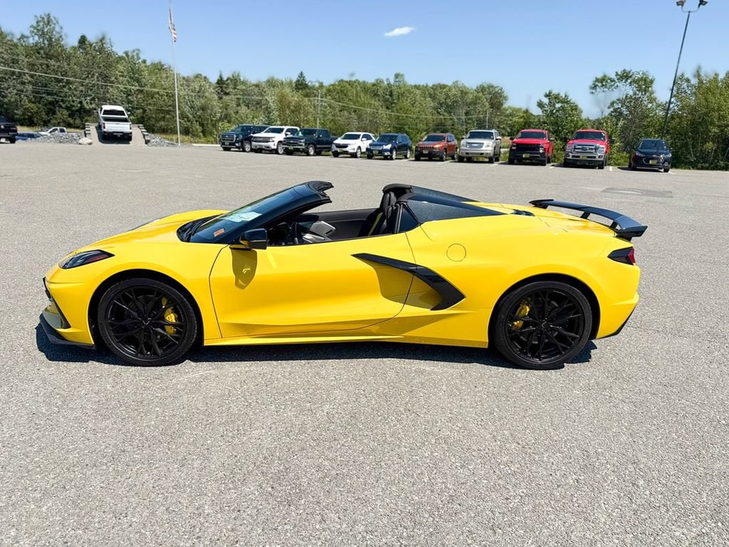 2025 Chevrolet Corvette 2LT - Photo 8