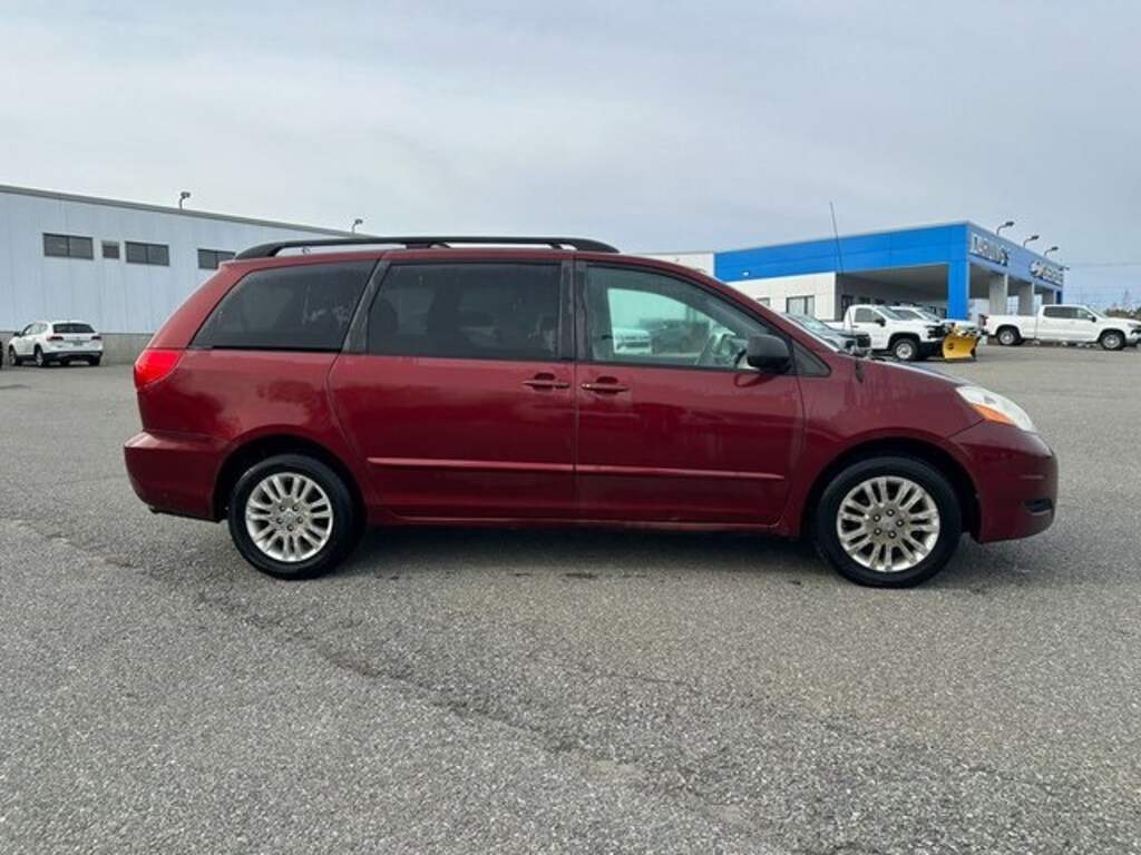 Used 2009 Toyota Sienna LE (Non-Inspected Wholesale Tow-Off) Minivan/Van