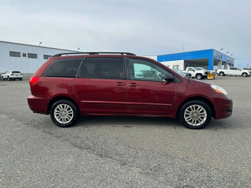 Used 2009 Toyota Sienna LE (Non-Inspected Wholesale Tow-Off) Minivan/Van