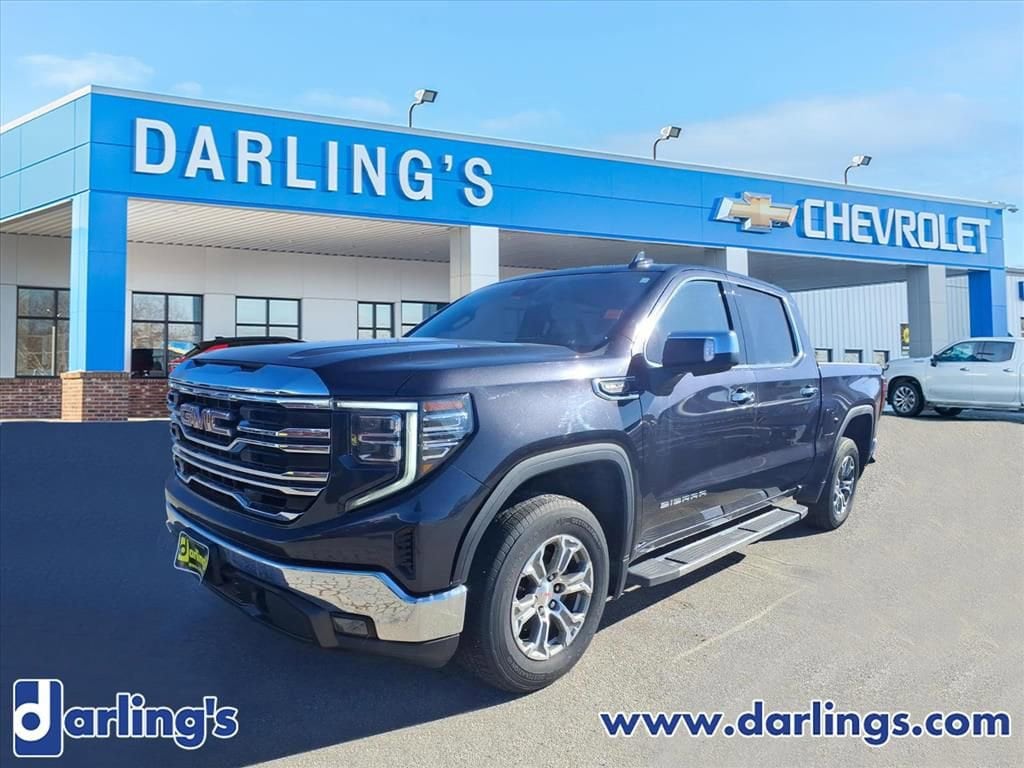 2022 GMC Sierra 4WD Crew Cab Short Box SLT's photo