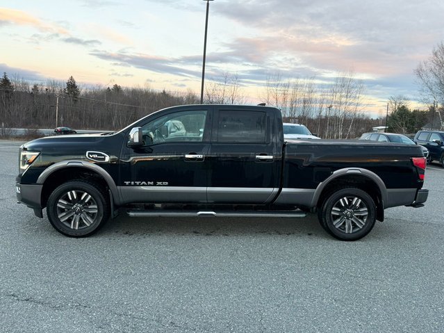 2023 Nissan Titan Platinum Reserve photo 4