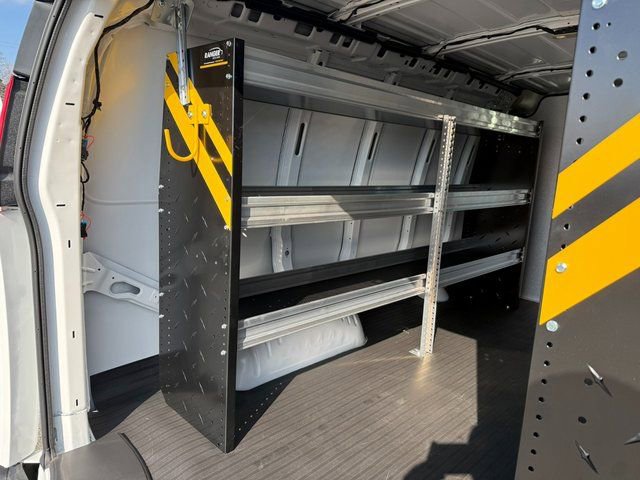 2025 Chevrolet Express Cargo Work Van - Photo 9