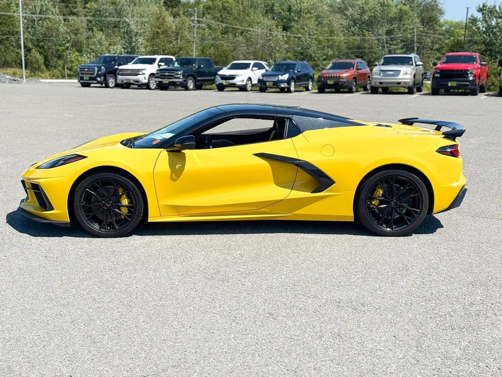 2025 Chevrolet Corvette 2LT - Photo 11