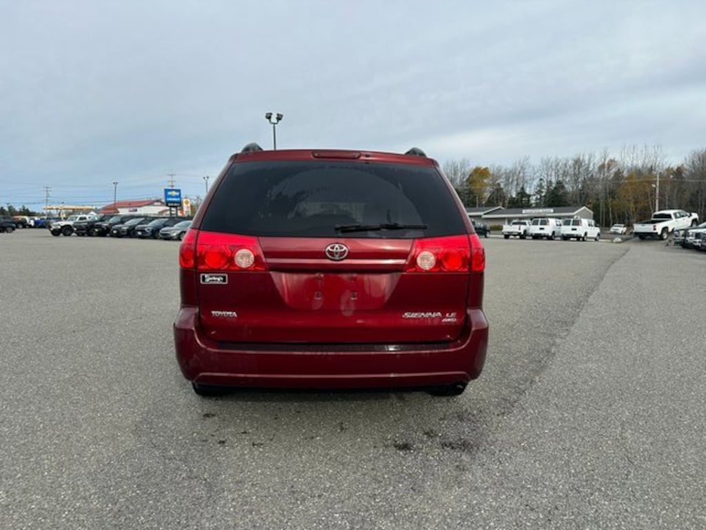 Used 2009 Toyota Sienna LE (Non-Inspected Wholesale Tow-Off) Minivan/Van