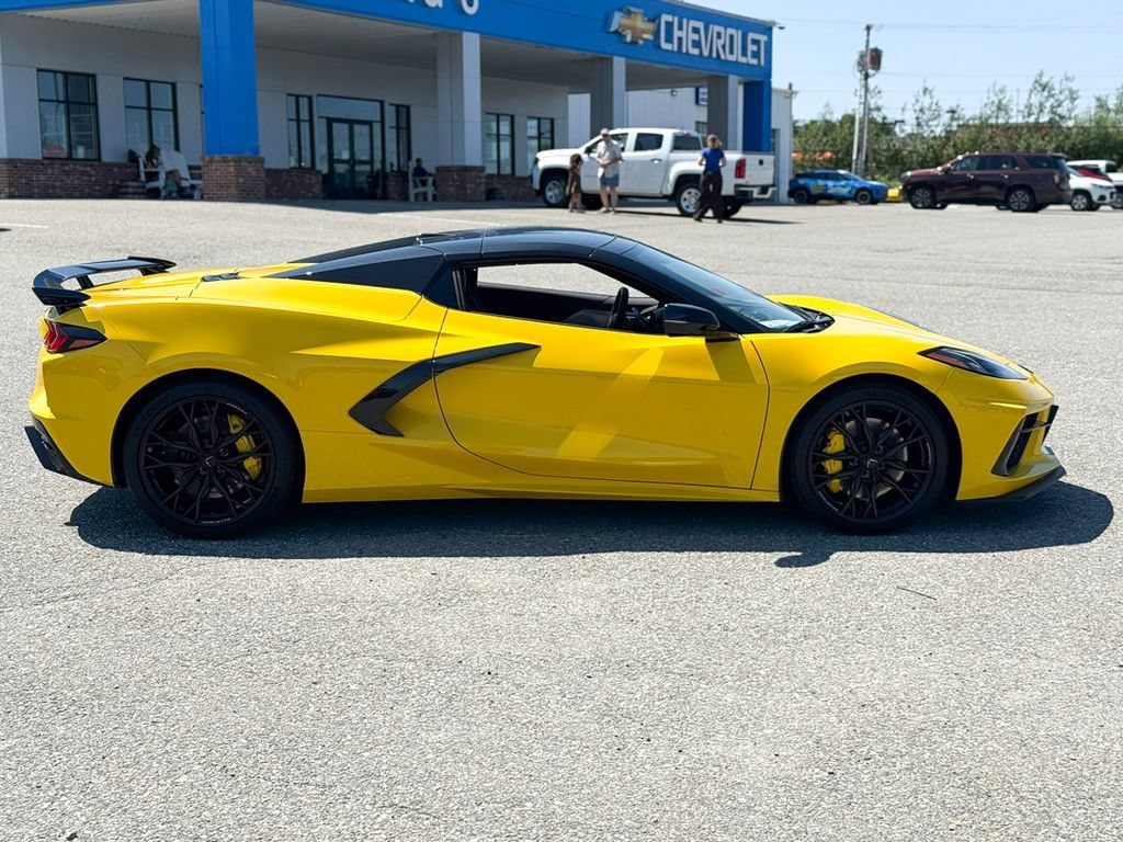 2025 Chevrolet Corvette 2LT - Photo 15