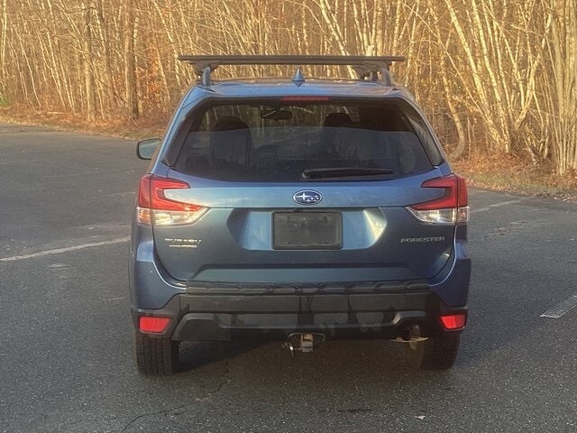 2021 Subaru Forester Premium photo 3