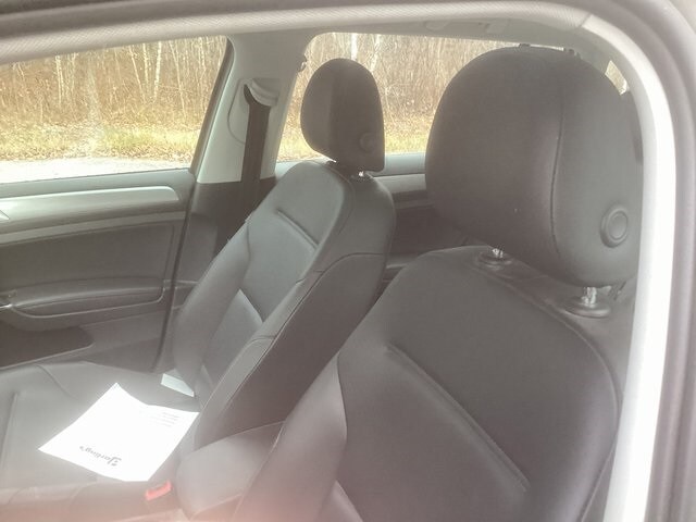 2016 Volkswagen Golf SportWagen TSI Limited photo 4