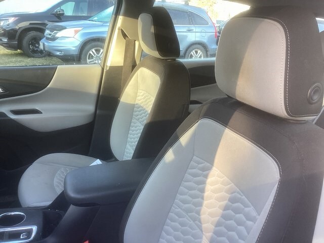 2018 Chevrolet Equinox LS photo 4