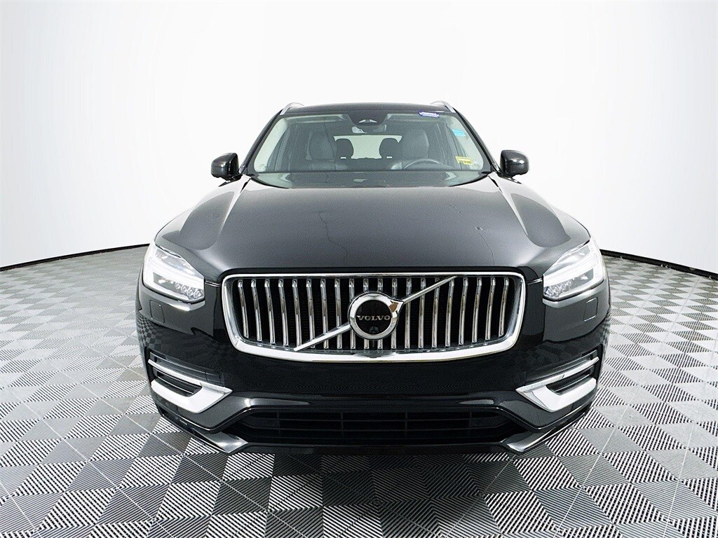 2023 Volvo XC90 Plus AWD photo 2