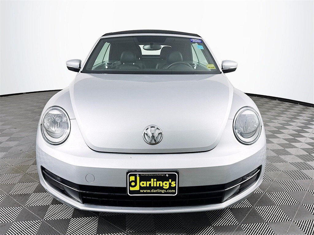 2013 Volkswagen Beetle Convertible 2.5L photo 2