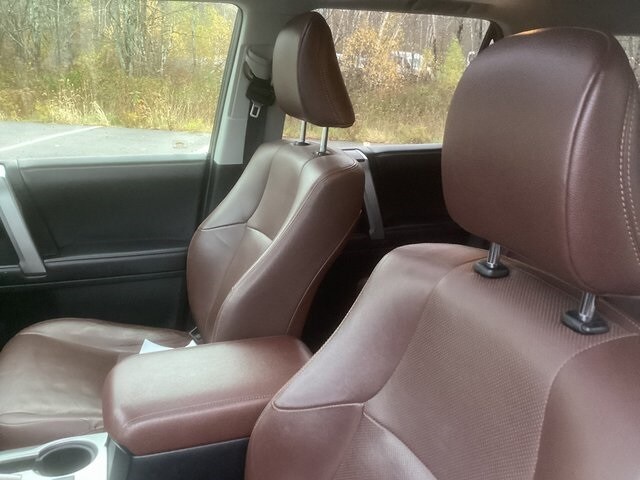 2017 Toyota 4Runner Limited photo 3