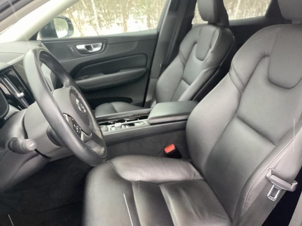 Used 2020 Volvo XC60 T5 Momentum (Inspected Wholesale) SUV