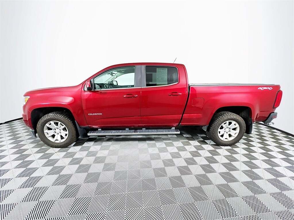 2020 Chevrolet Colorado LT photo 2