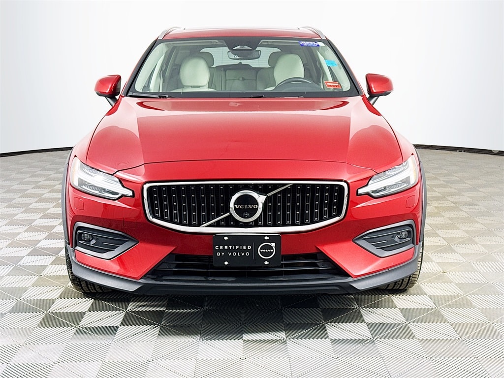 Certified 2023 Volvo V60 Cross Country B5 Plus (Certified) Wagon