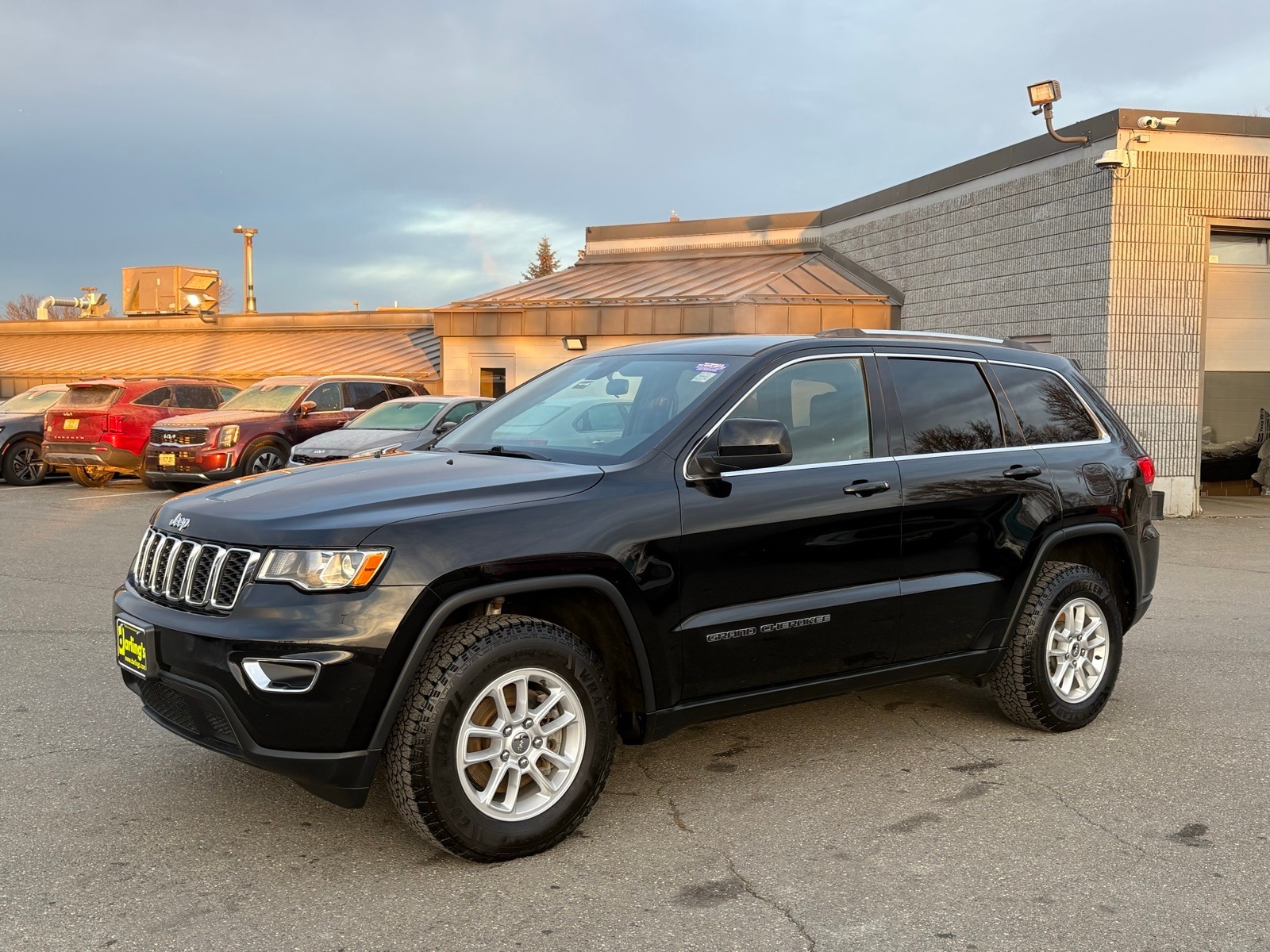 2019 Jeep Grand Cherokee Laredo's photo