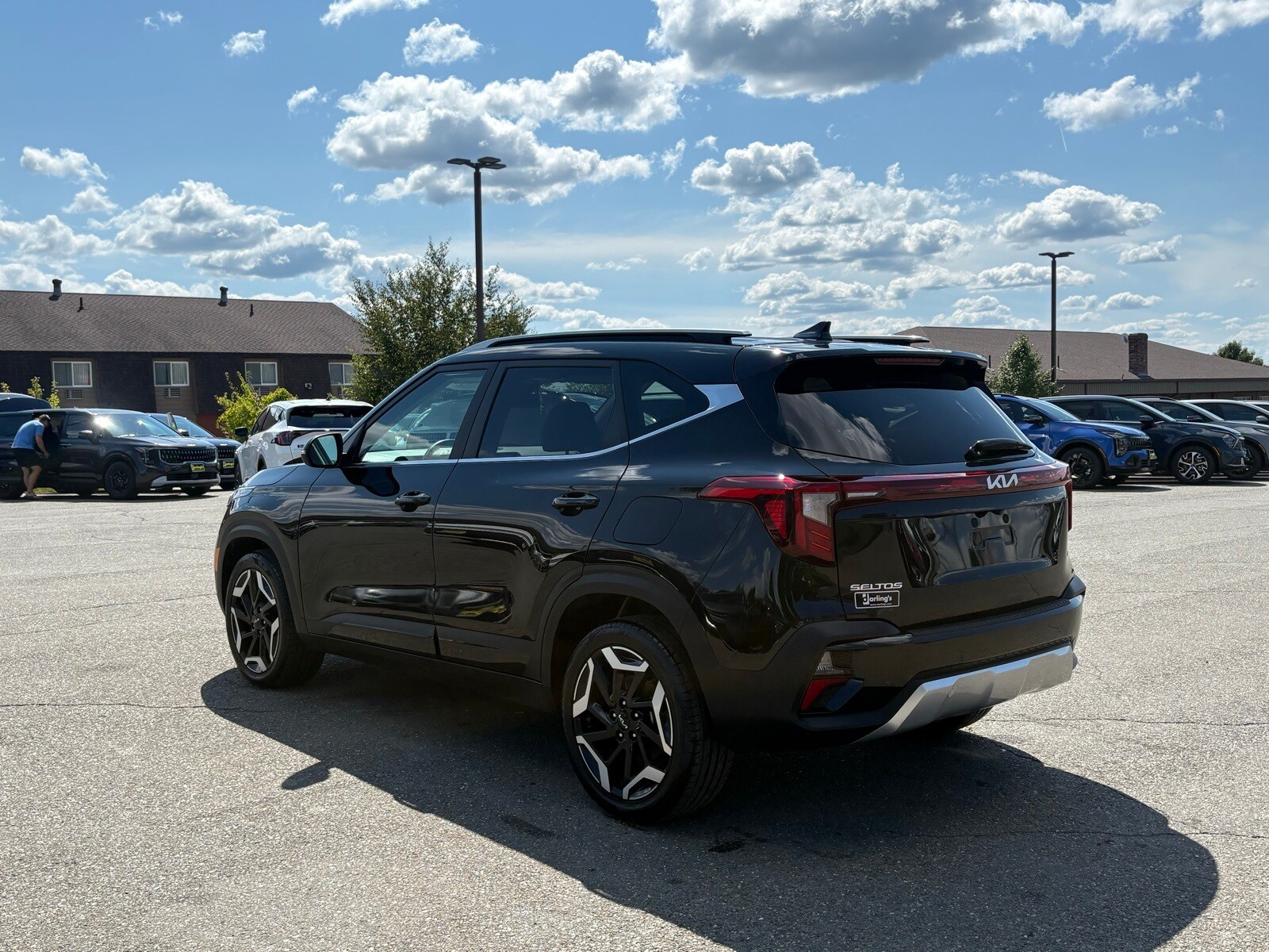 2024 Kia Seltos SX photo 2