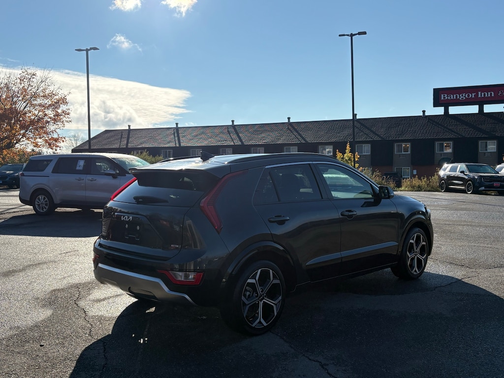 Certified 2023 Kia Niro EX Touring SUV