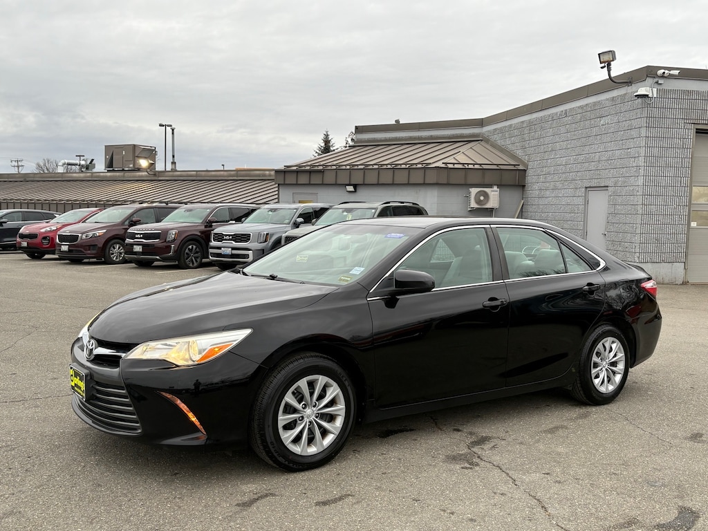 Used 2017 Toyota Camry LE Sedan
