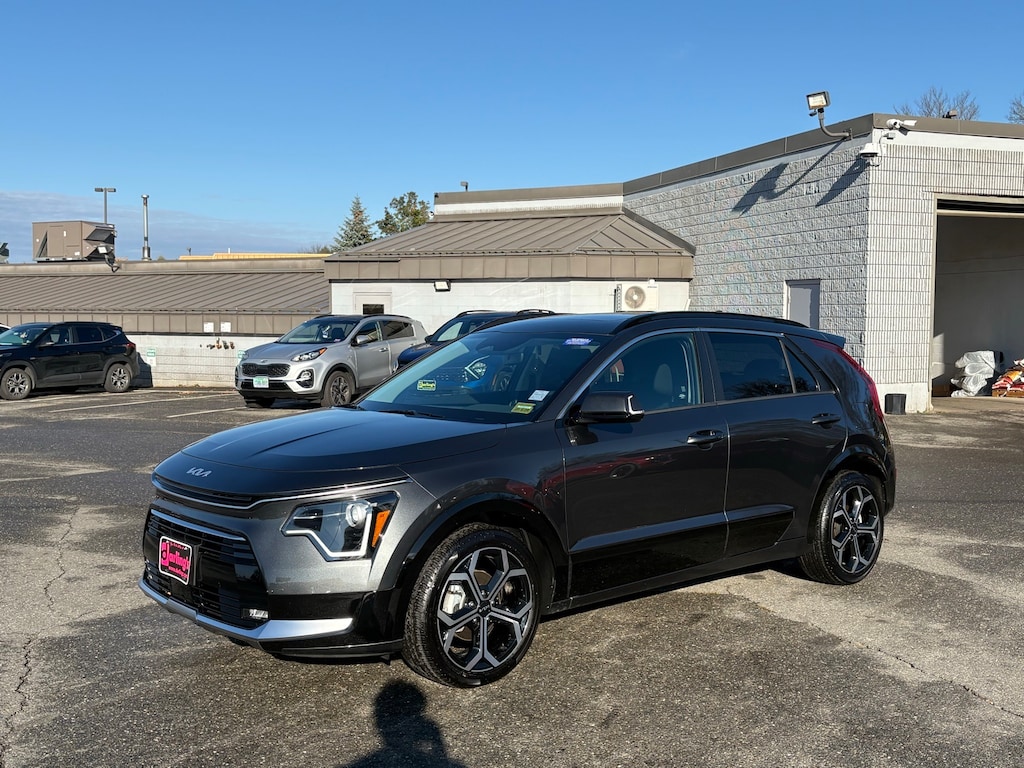 Certified 2023 Kia Niro EX Touring SUV
