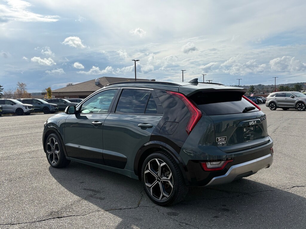 Used 2023 Kia Niro SX Touring SUV