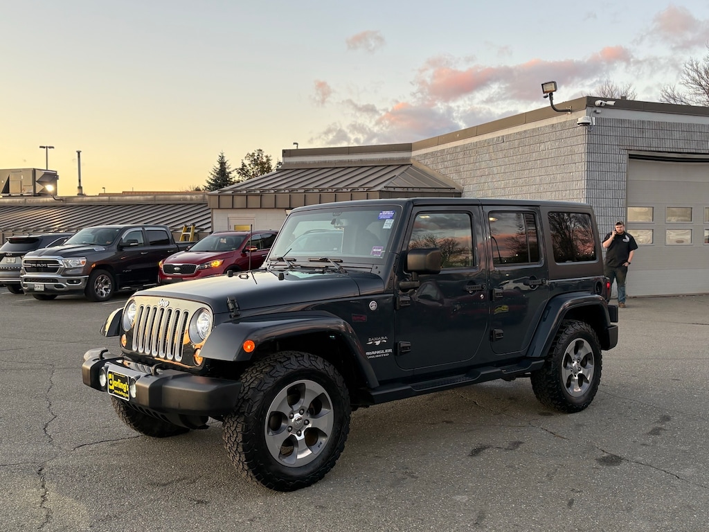 Used 2017 Jeep Wrangler Unlimited Sahara SUV
