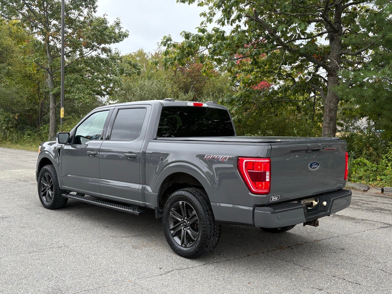 2021 Ford F-150 XLT photo 2