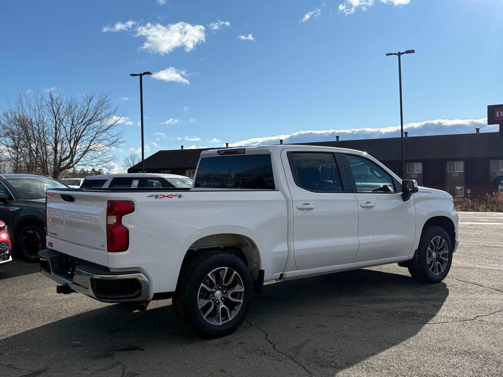 2024 Chevrolet Silverado 1500 LT photo 3
