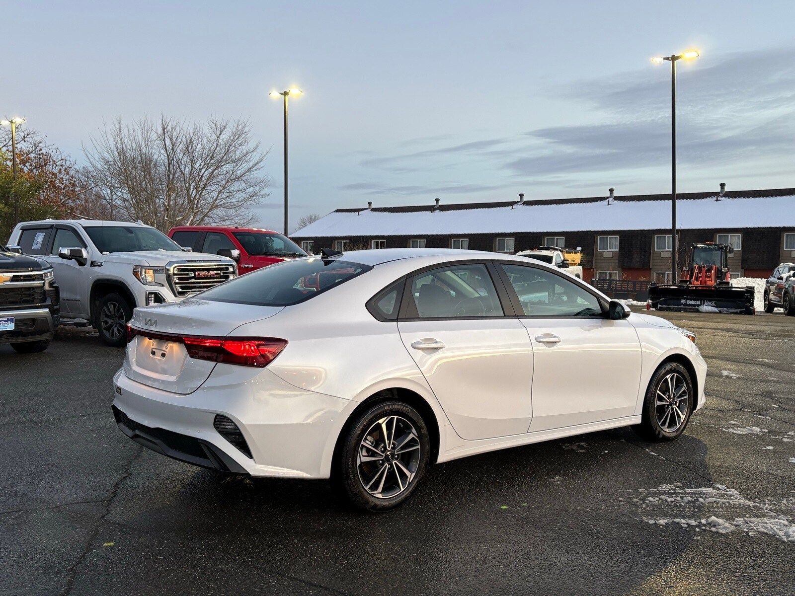 2024 Kia Forte LXS photo 3