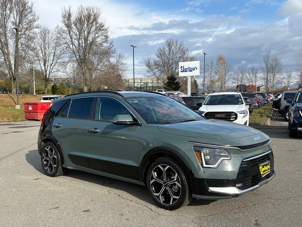 Used 2023 Kia Niro SX Touring SUV