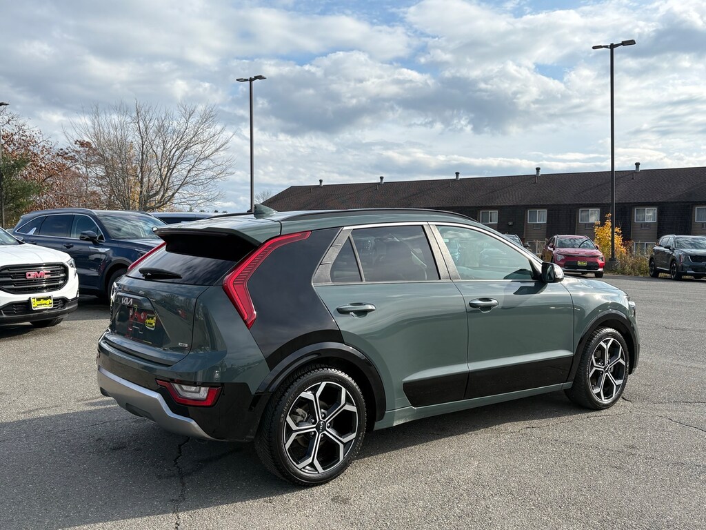 Used 2023 Kia Niro SX Touring SUV