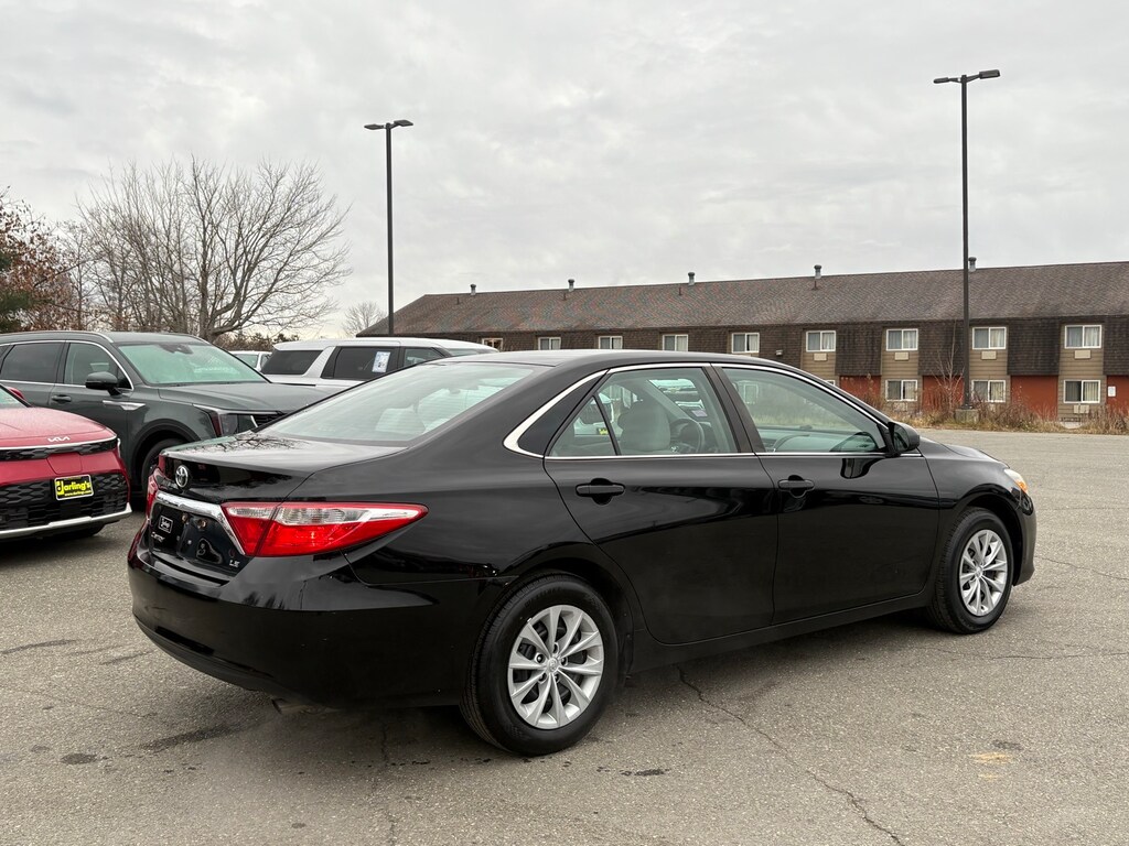 Used 2017 Toyota Camry LE Sedan
