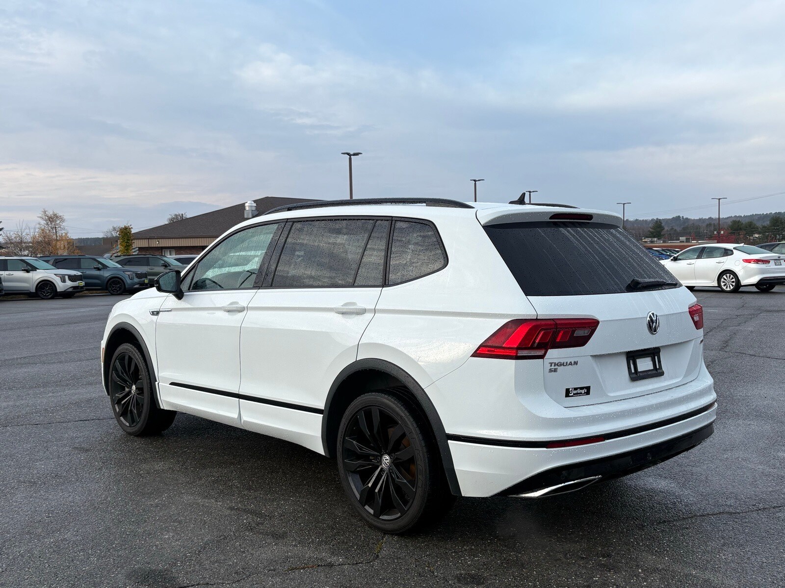 2021 Volkswagen Tiguan SE R-Line Black photo 2
