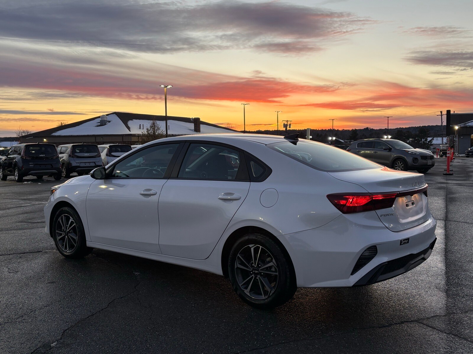 2024 Kia Forte LXS photo 2