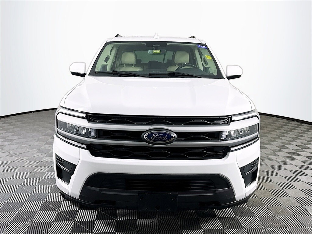 2022 Ford Expedition XLT photo 2