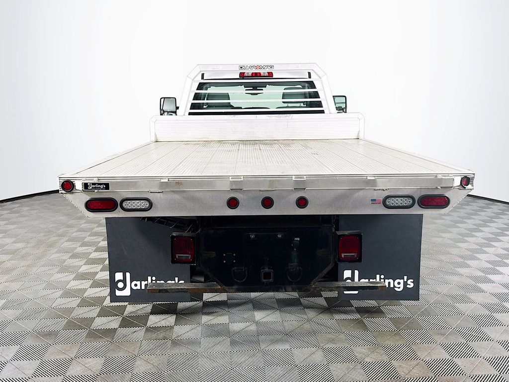 2018 Chevrolet Silverado 3500 Chassis Cab 5