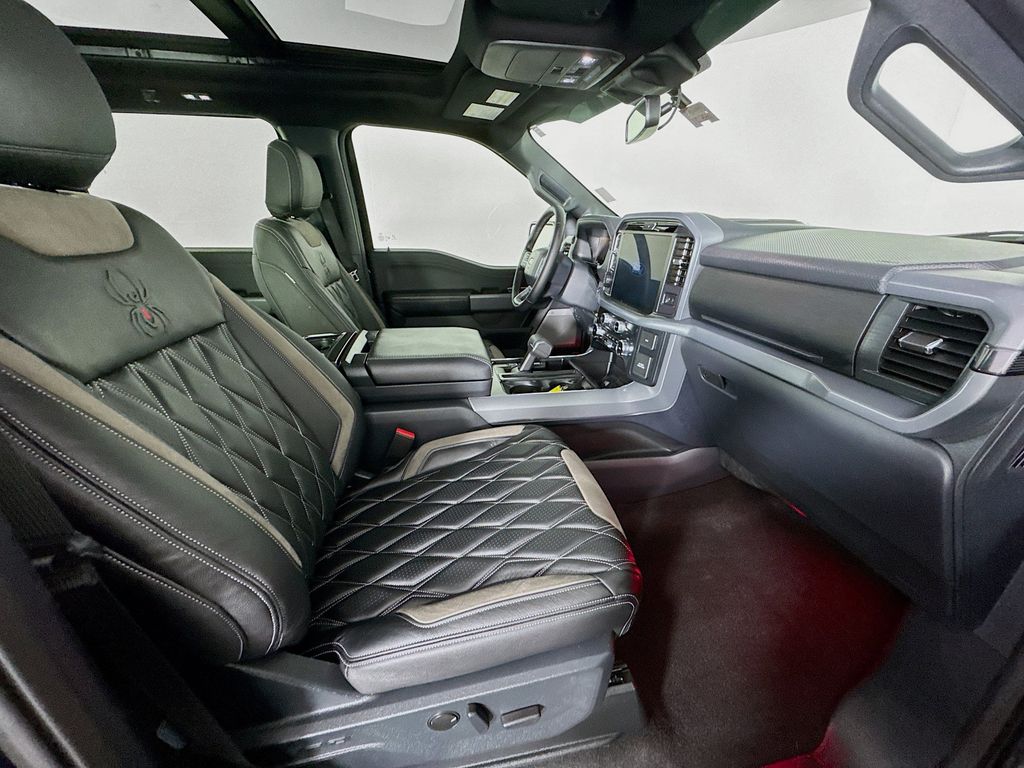 2025 Ford F-150 XLT - Photo 28