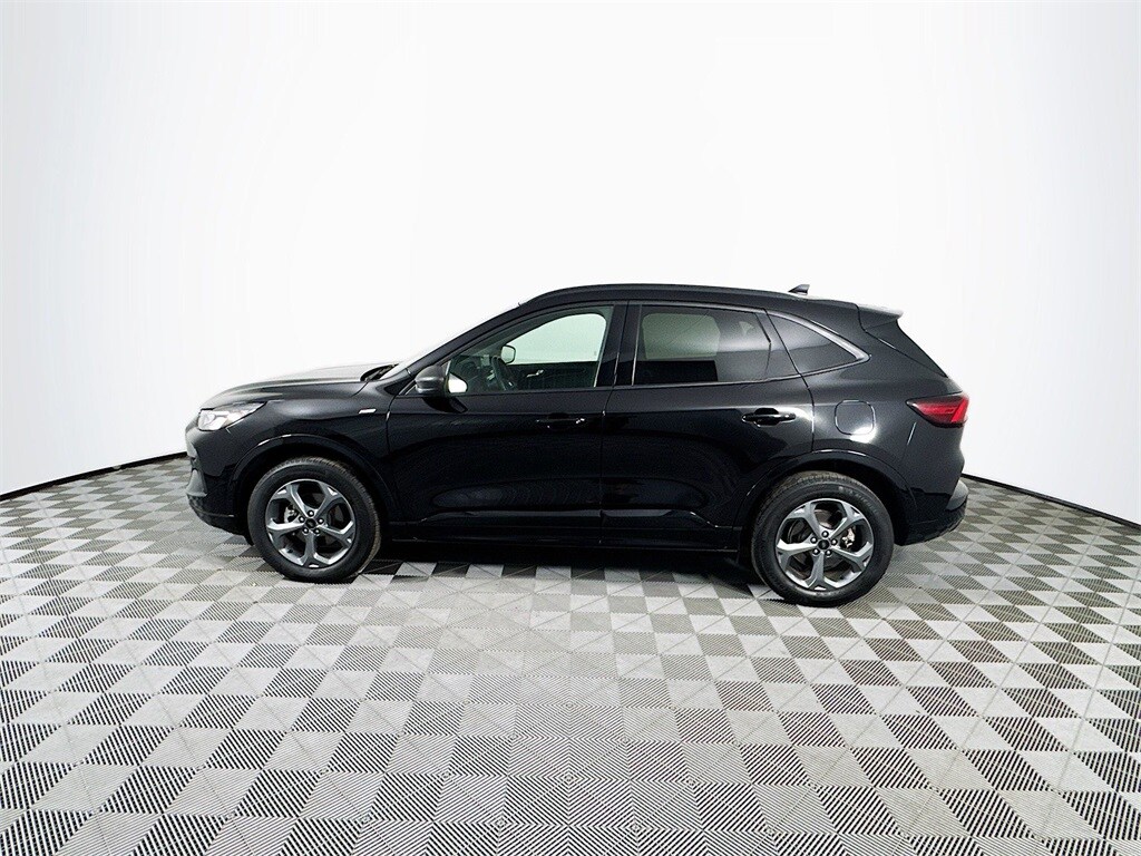 2024 Ford Escape ST-Line photo 4