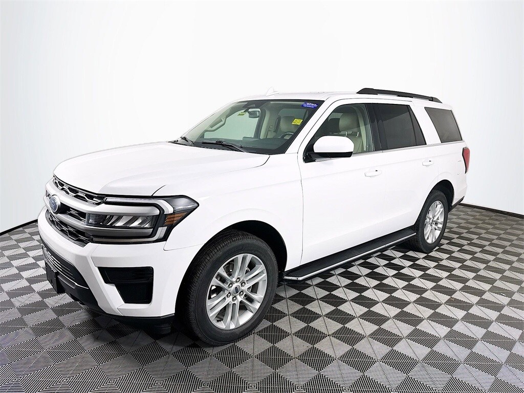 2022 Ford Expedition XLT photo 3