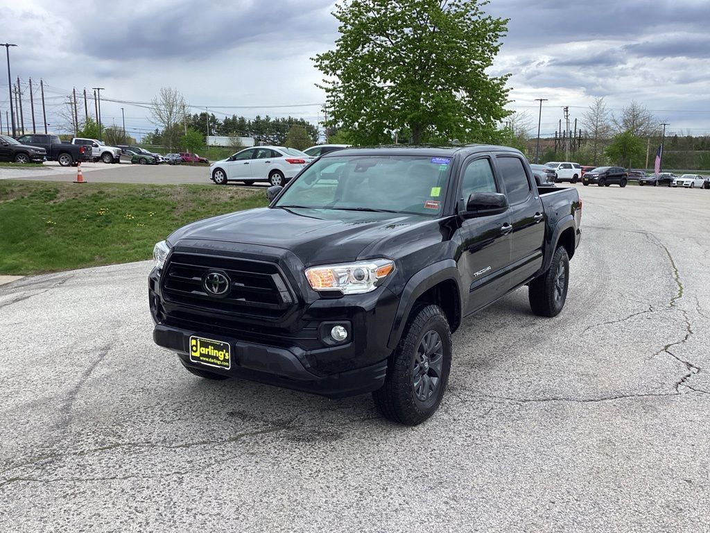 2023 Toyota Tacoma SR5 Double Cab 4WD V6 Auto Short Bed's photo