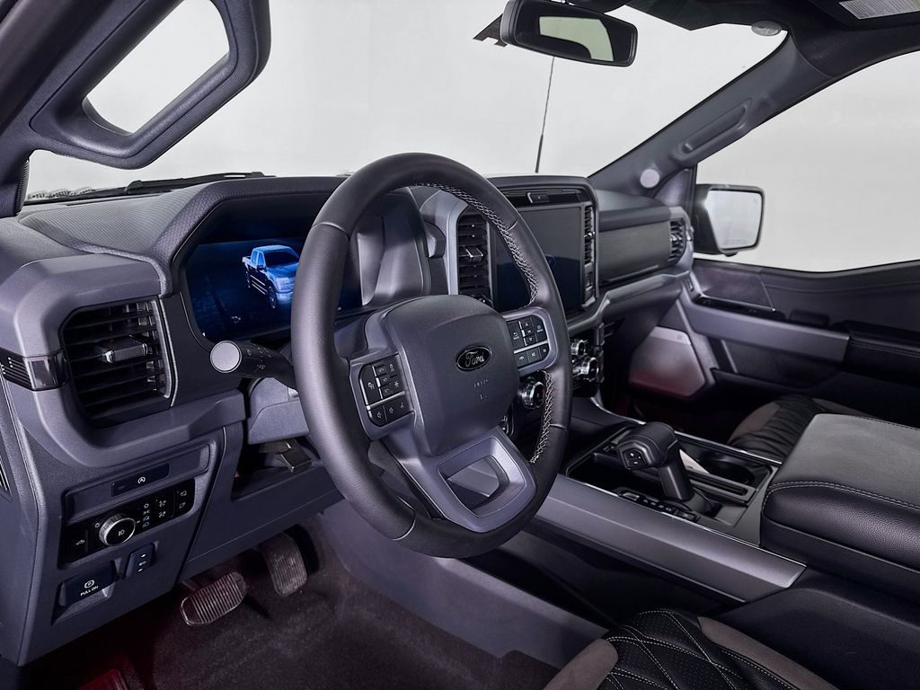2025 Ford F-150 XLT - Photo 9