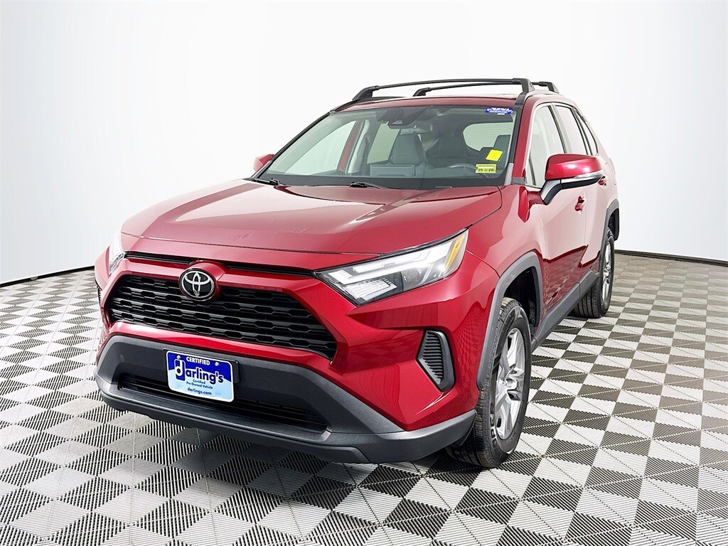 2022 Toyota RAV4 XLE photo 3