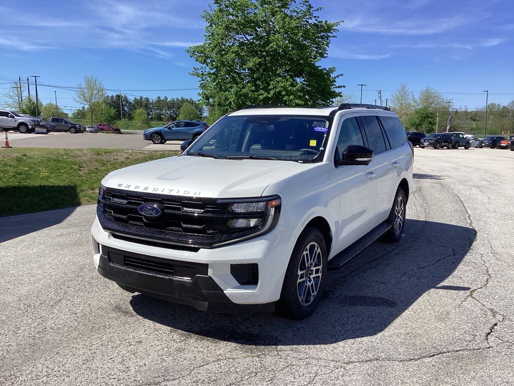2025 Ford Expedition Active 4x4's photo