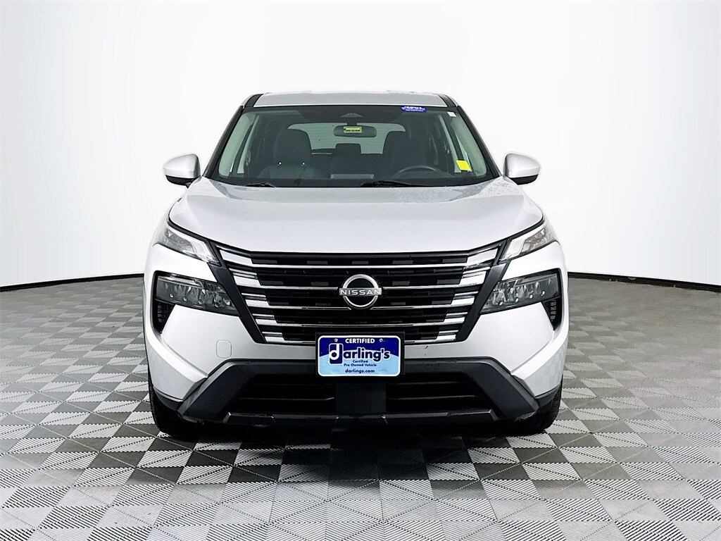 2024 Nissan Rogue SV photo 2