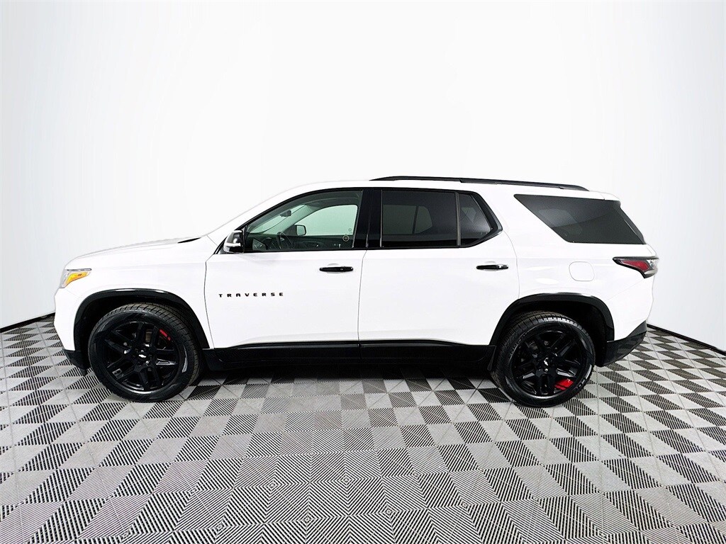 2021 Chevrolet Traverse Premier photo 3