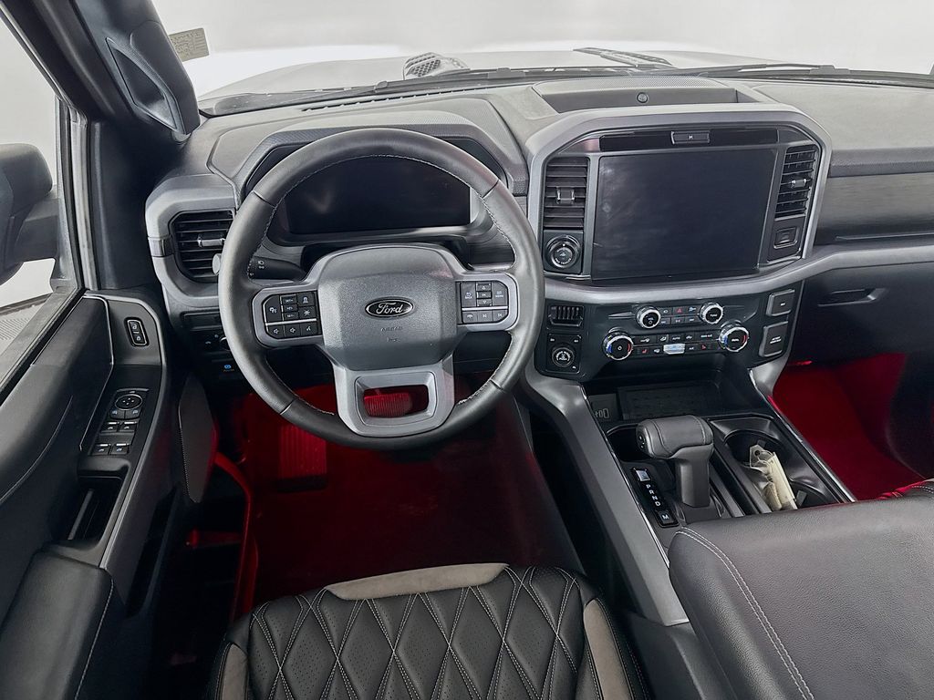 2025 Ford F-150 XLT - Photo 24