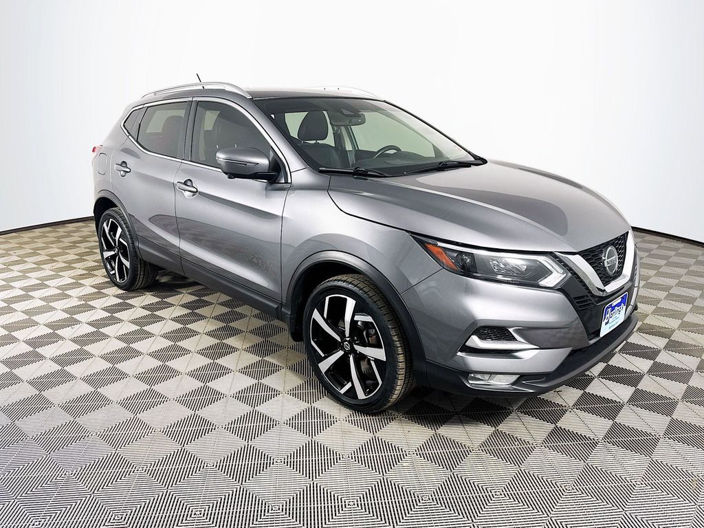 2022 Nissan Rogue Sport SL AWD's photo