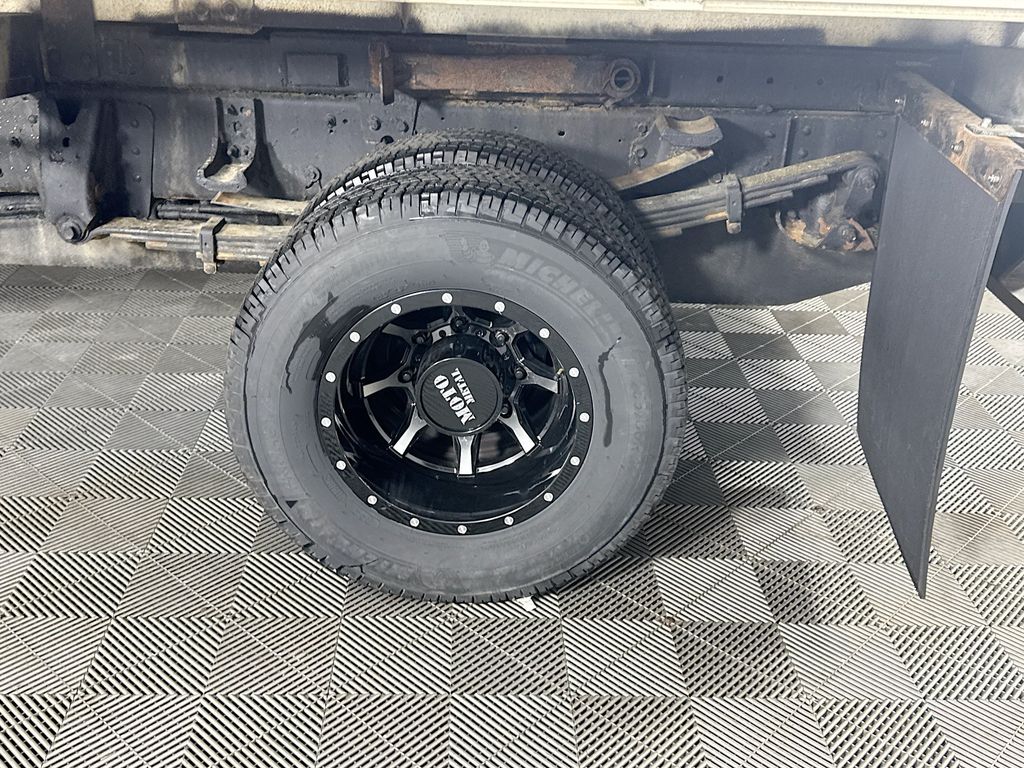 2018 Chevrolet Silverado 3500 Chassis Cab 24